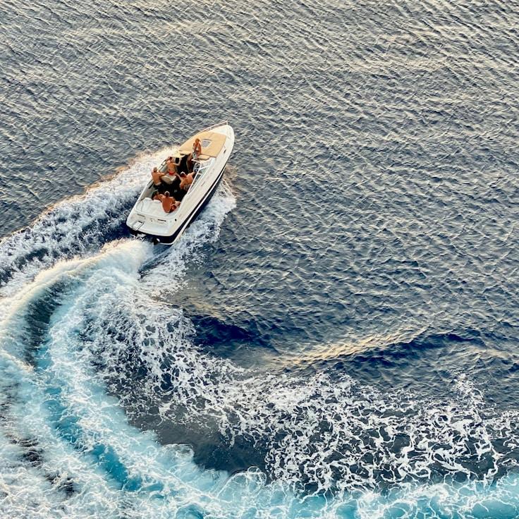 Exquisite dining on yacht
